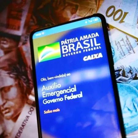 Caixa atrasa depósitos do auxílio emergencial, mas promete pagar até quarta-feira (26)