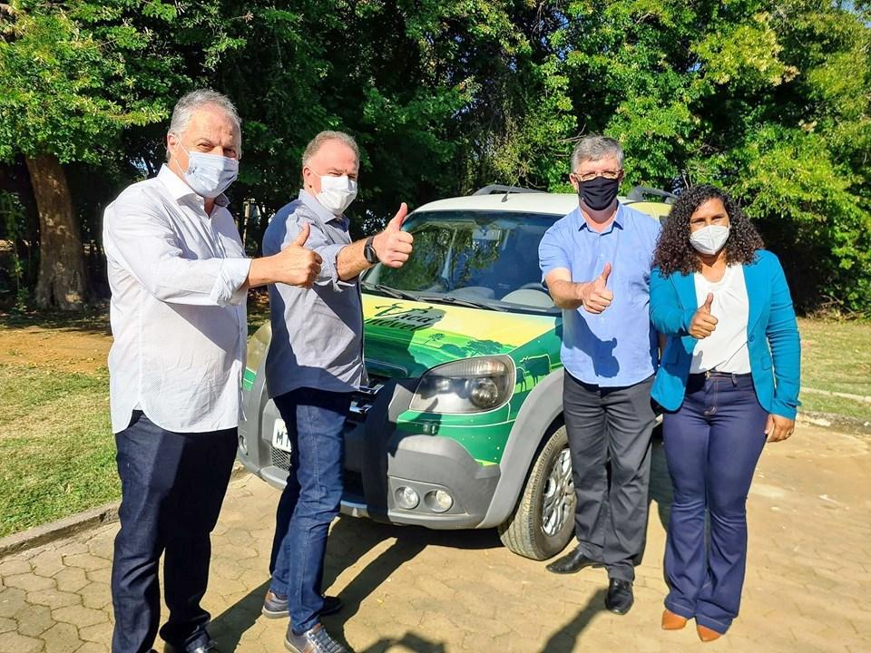 Governador inaugura ampliação do Laboratório do Leite do Idaf e participa da entrega novos veículos ao Incaper