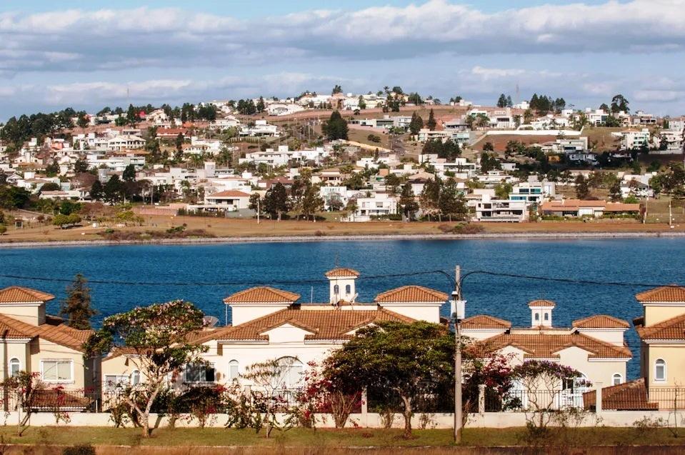 Maioria dos brasileiros apoiam elevar impostos para reduzir a desigualdade