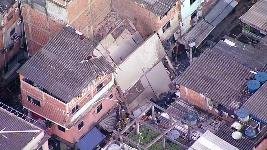 Prédio desaba em Rio das Pedras, na Zona Oeste do Rio