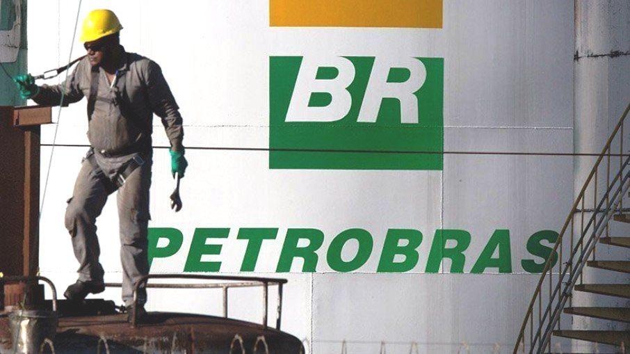 Petrobras reduz preço da gasolina a partir de amanhã (12); diesel não muda