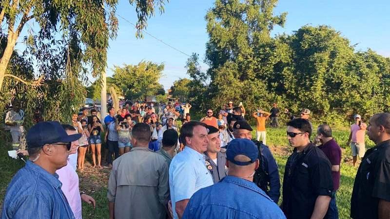 Bolsonaro pede para helicóptero pousar em Aracruz para visitar dono de bar