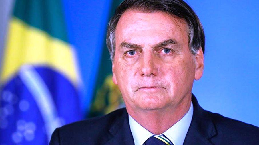 Bolsonaro planeja nova versão do Bolsa Família de olho em 2022