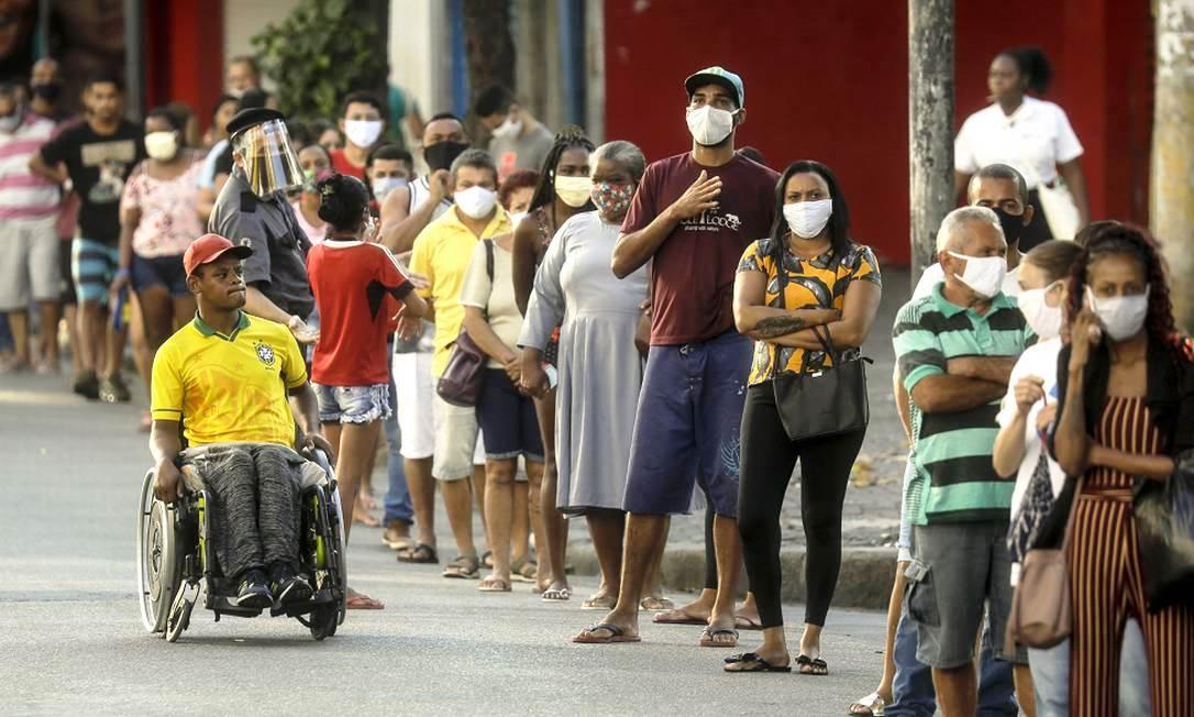 Equipe econômica vai propor cortes para bancar novo Bolsa Família e ajuda a órfãos da Covid