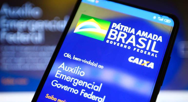 Caixa paga 3ª parcela auxílio emergencial a 2 milhões de beneficiários nesta quinta-feira (24)