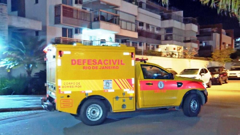 Casal é encontrado morto com marcas de tiros em apartamento