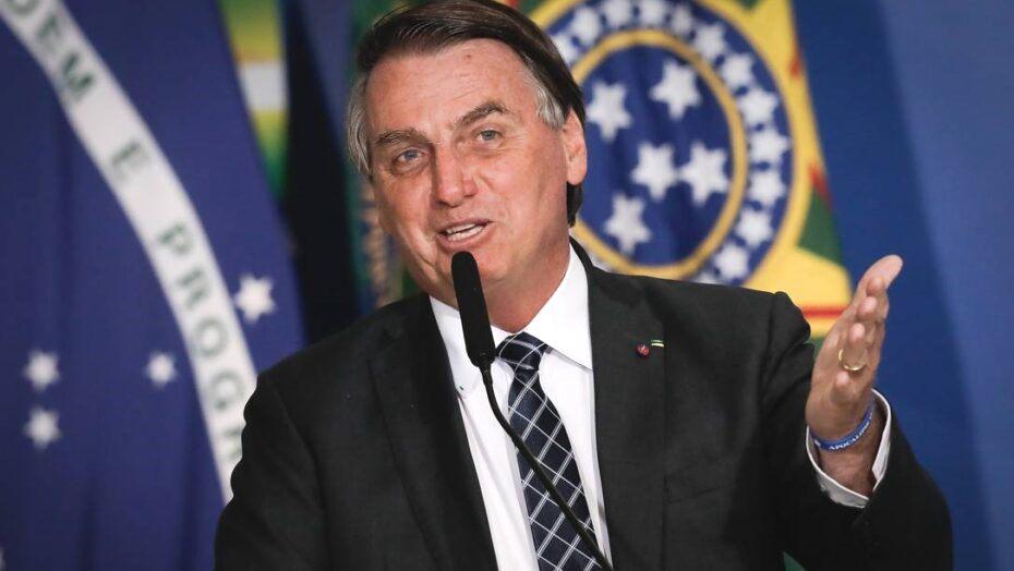 Bolsonaro admite poder ter coisa errada no governo e diz que tomará providência