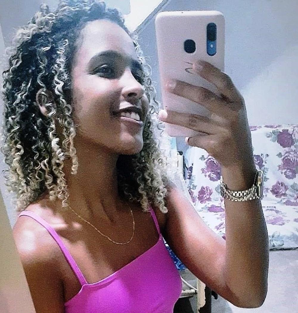 Jovem morre ao ser atingida por tiro na cabeça em festa