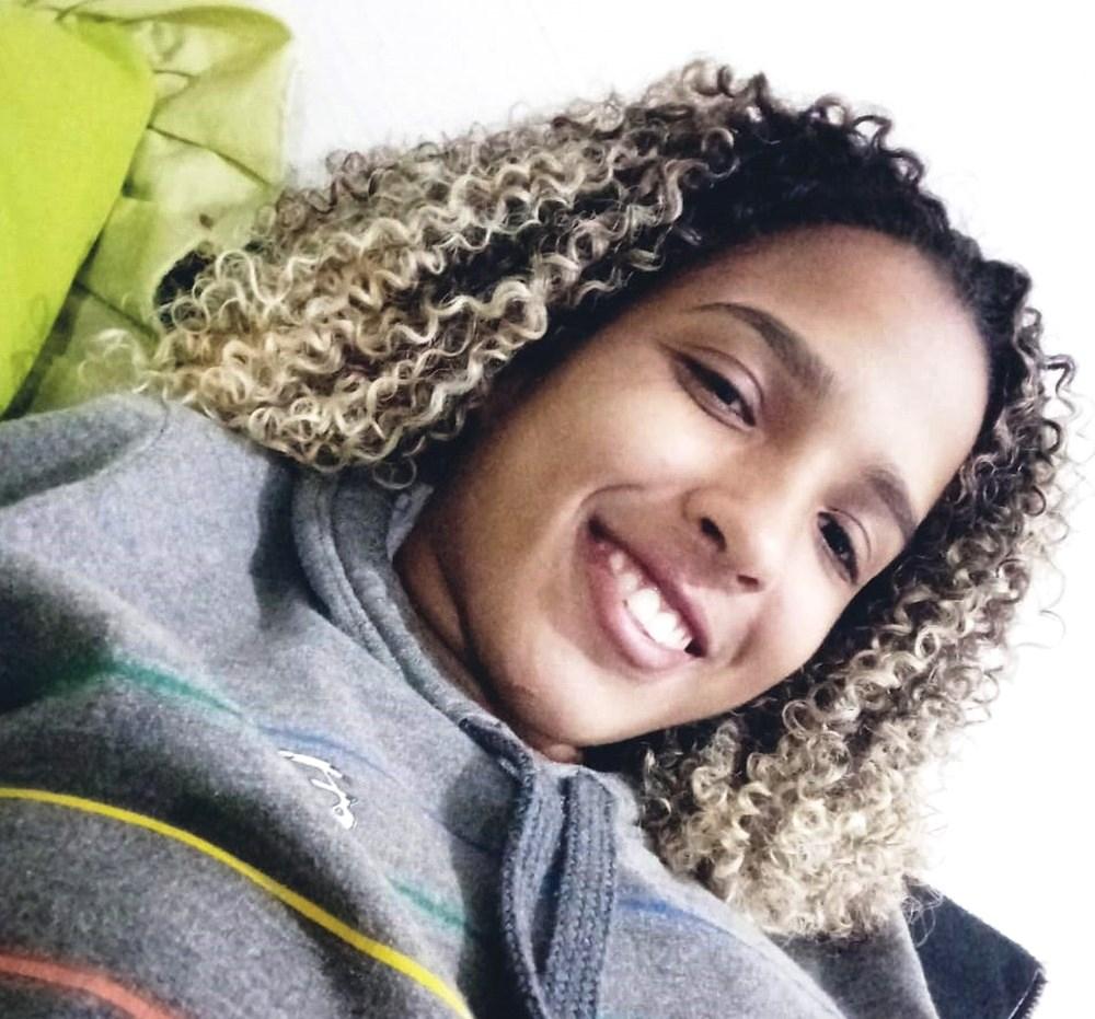 Jovem morre ao ser atingida por tiro na cabeça em festa