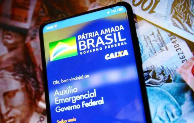 Caixa libera saque da terceira parcela do auxílio emergencial a nascidos em maio nesta quinta-feira (8)