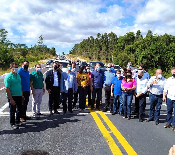 Casagrande inaugura obras de pavimentação do trecho Conceição da Barra x Itaúnas