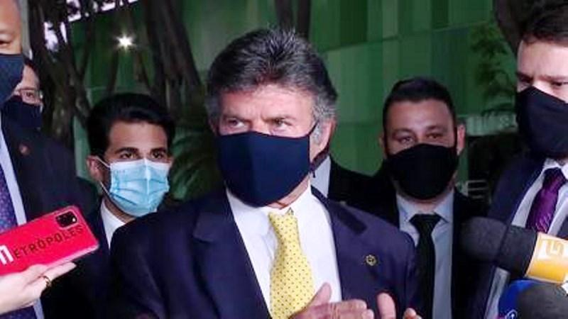 Após encontro com Fux, Bolsonaro confirma André Mendonça para o STF