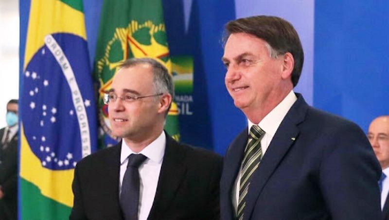 Após encontro com Fux, Bolsonaro confirma André Mendonça para o STF