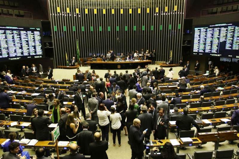 Câmara aprova texto-base da Lei de Diretrizes Orçamentárias de 2022