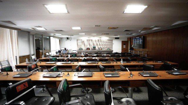 INSS mantém prova de vida até decisão do Senado; parlamentares só voltam ao trabalho em agosto