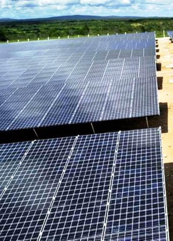 Adesão a energia solar cresce 44% impulsionada por conta de luz alta