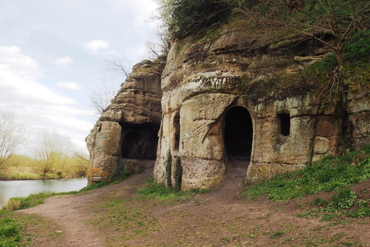 Caverna na Inglaterra é identificada como casa de rei do século 9