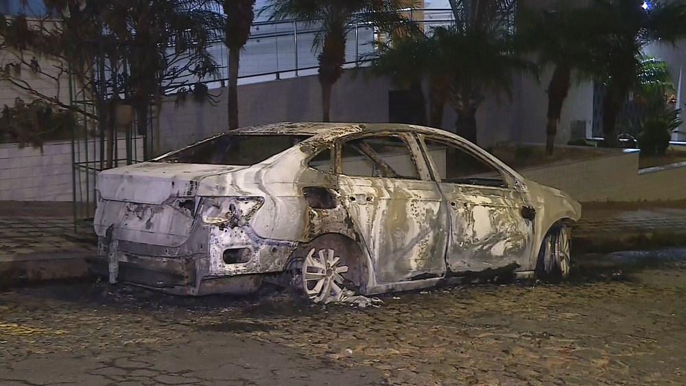 Polícia prende homem que ateou fogo em 6 veículos durante a noite