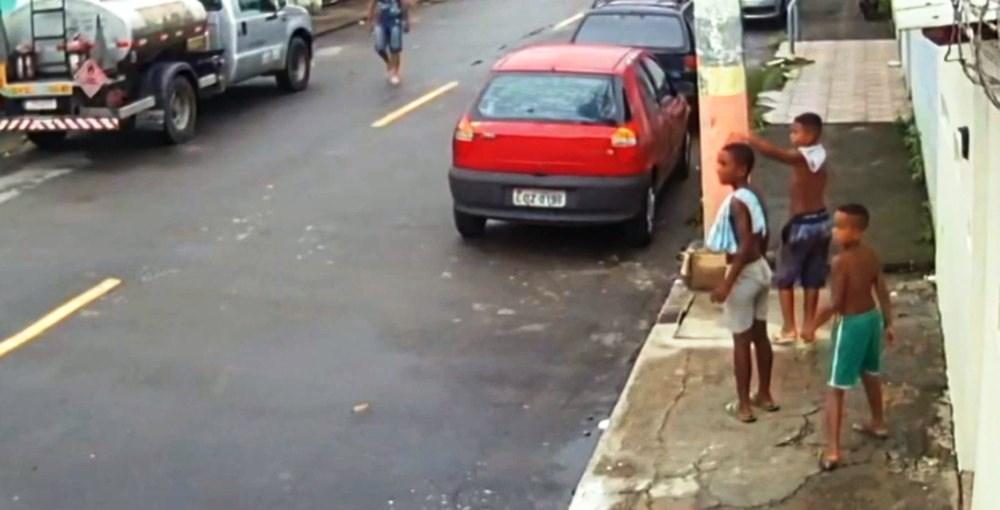 Meninos de Belford Roxo: polícia acha ossada em área onde homem teria deixado corpos