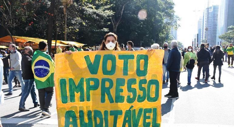 Manifestações por voto impresso ocorrem em várias regiões do Brasil