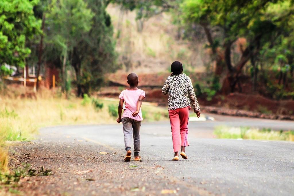 ONU condena casamento infantil no Zimbábue após garota morrer em parto