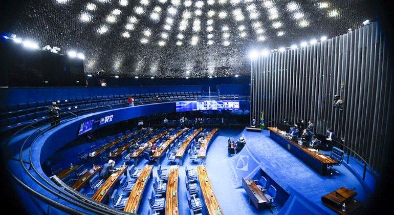 Senado aprova projeto que aumenta limite de receita do MEI para R$ 130 mil