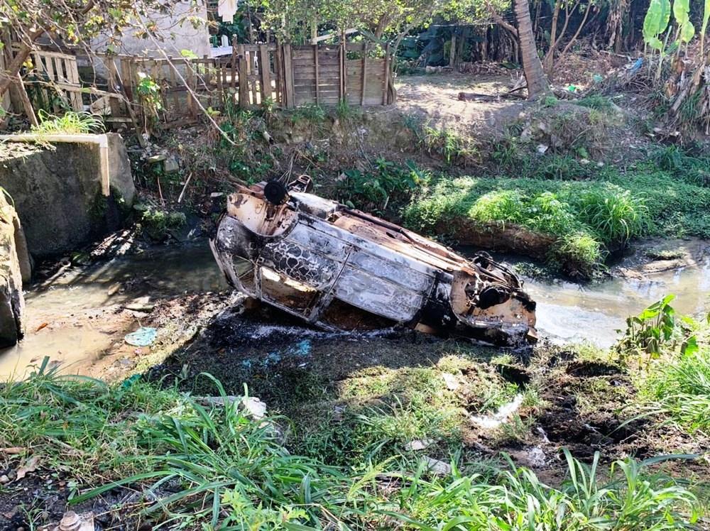 Homem é assassinado e população depreda carros e comércio de suspeito na Serra, ES