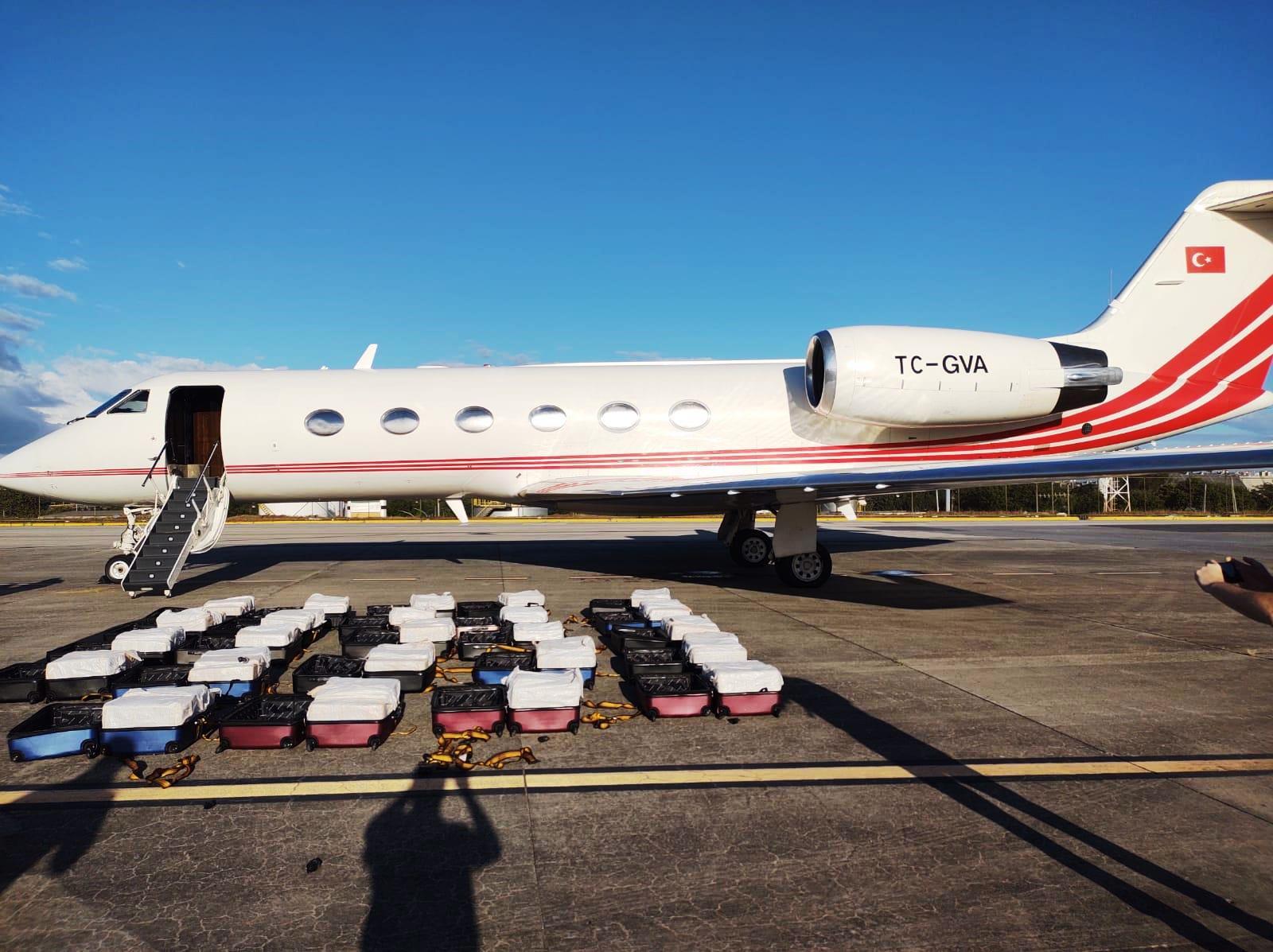 Avião turco apreendido com uma tonelada de cocaína em Fortaleza deve ser entregue para a União