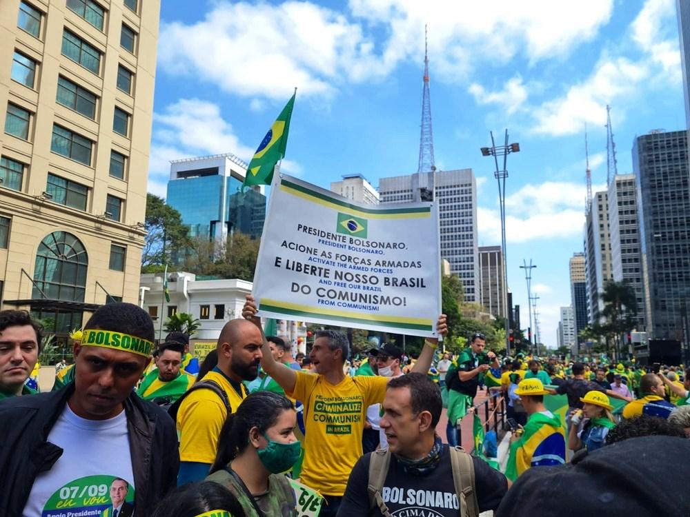 Manifestantes fazem ato na Av. Paulista a favor de Bolsonaro