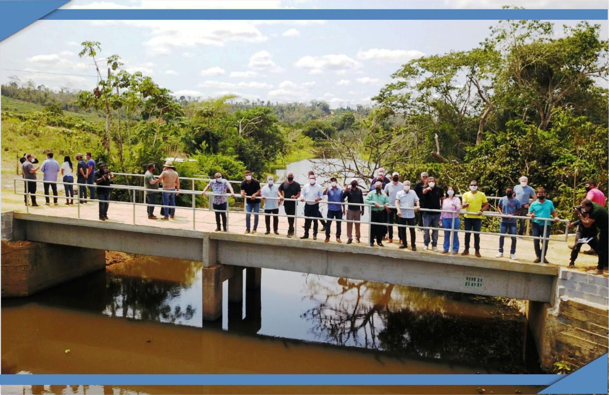 Daniel Santana e Paulo Foletto inauguram ponte de São José da Barra Seca, em São Mateus, no ES