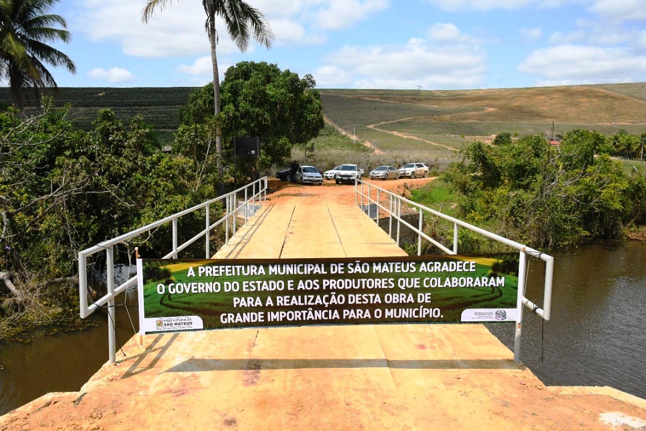 Daniel Santana e Paulo Foletto inauguram ponte de São José da Barra Seca, em São Mateus, no ES