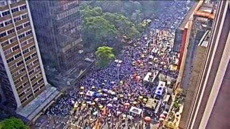 Cidades brasileiras têm protestos contra Bolsonaro neste domingo (12)