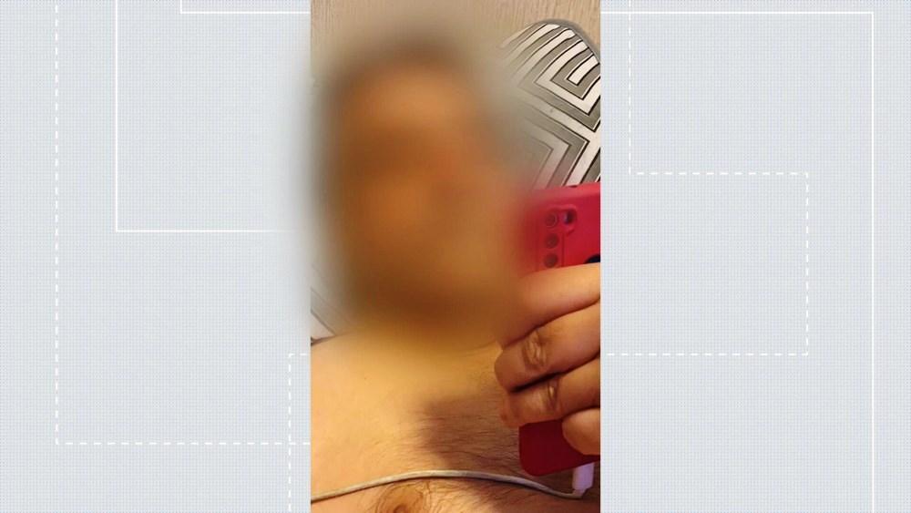 Homem vítima de maus-tratos é deixado em delegacia; esposa é suspeita