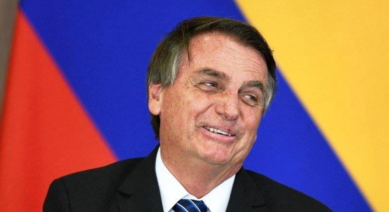 Bolsonaro confirma criação do Auxílio Brasil de R$ 400 e o fim do auxílio emergencial