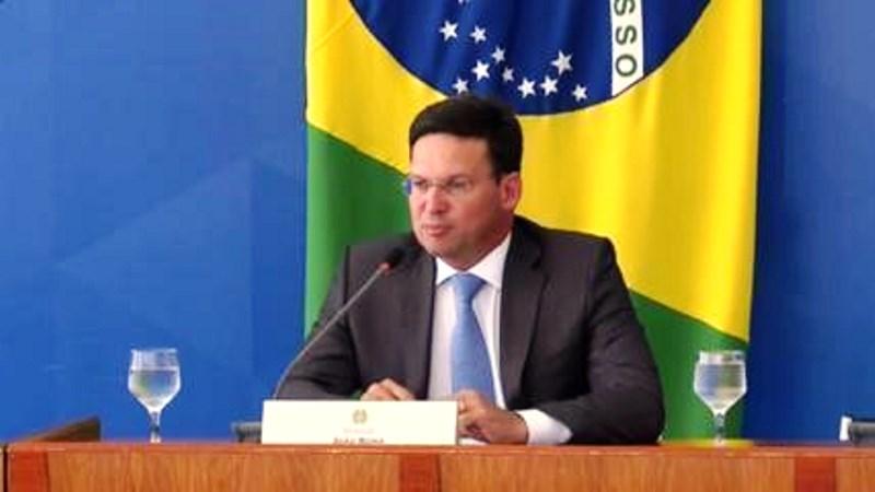 Guedes confirma auxílio de R$ 400 até 2022 e diz que estuda forma de alterar teto de gastos