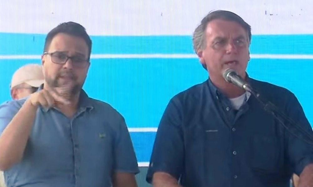 Bolsonaro promete ajuda a 750 mil caminhoneiros autônomos para compensar aumento do diesel