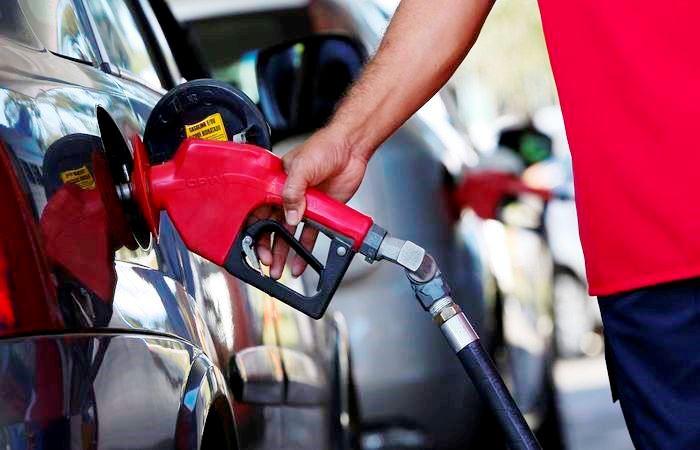 Petrobras reajusta preços da gasolina em 7,04% e do diesel em 9,15% a partir desta terça-feira (26)