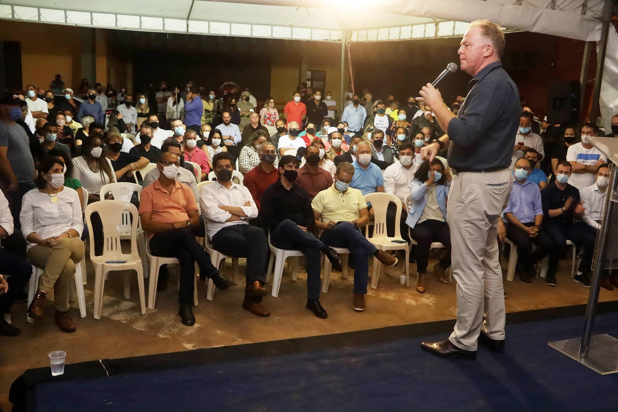 Governador Renato Casagrande assina ordem de serviço para obras em Meaípe, em Guarapai, ES