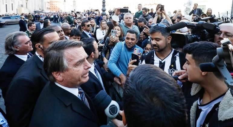 Bolsonaro diz ter ‘paraquedas reserva’ para viabilizar Auxílio Brasil