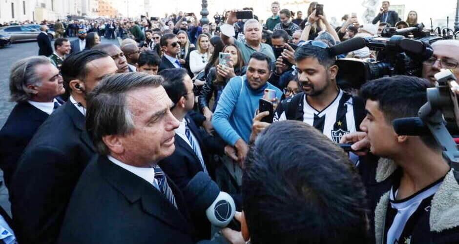 Bolsonaro diz que Petrobras planeja novo reajuste em 20 dias e quer usar dividendos da estatal para conter alta de preços