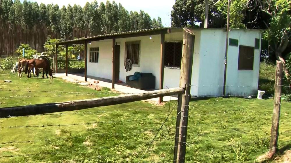 Mulher é espancada e socorrida pelos filhos em estado grave na Serra, ES