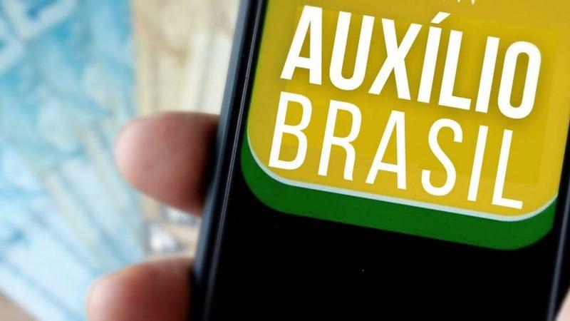 Auxílio Brasil começa a ser pago em dez dias, mas ainda com dúvidas