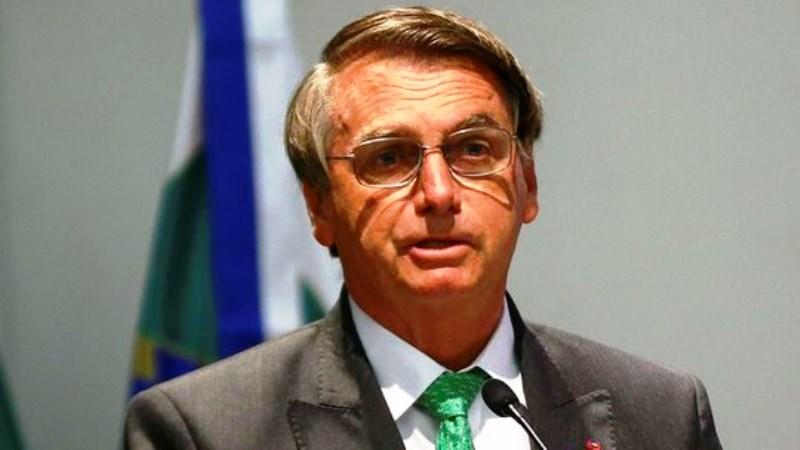 Bolsonaro embarca para viagem de uma semana por três países árabes em busca de investimentos