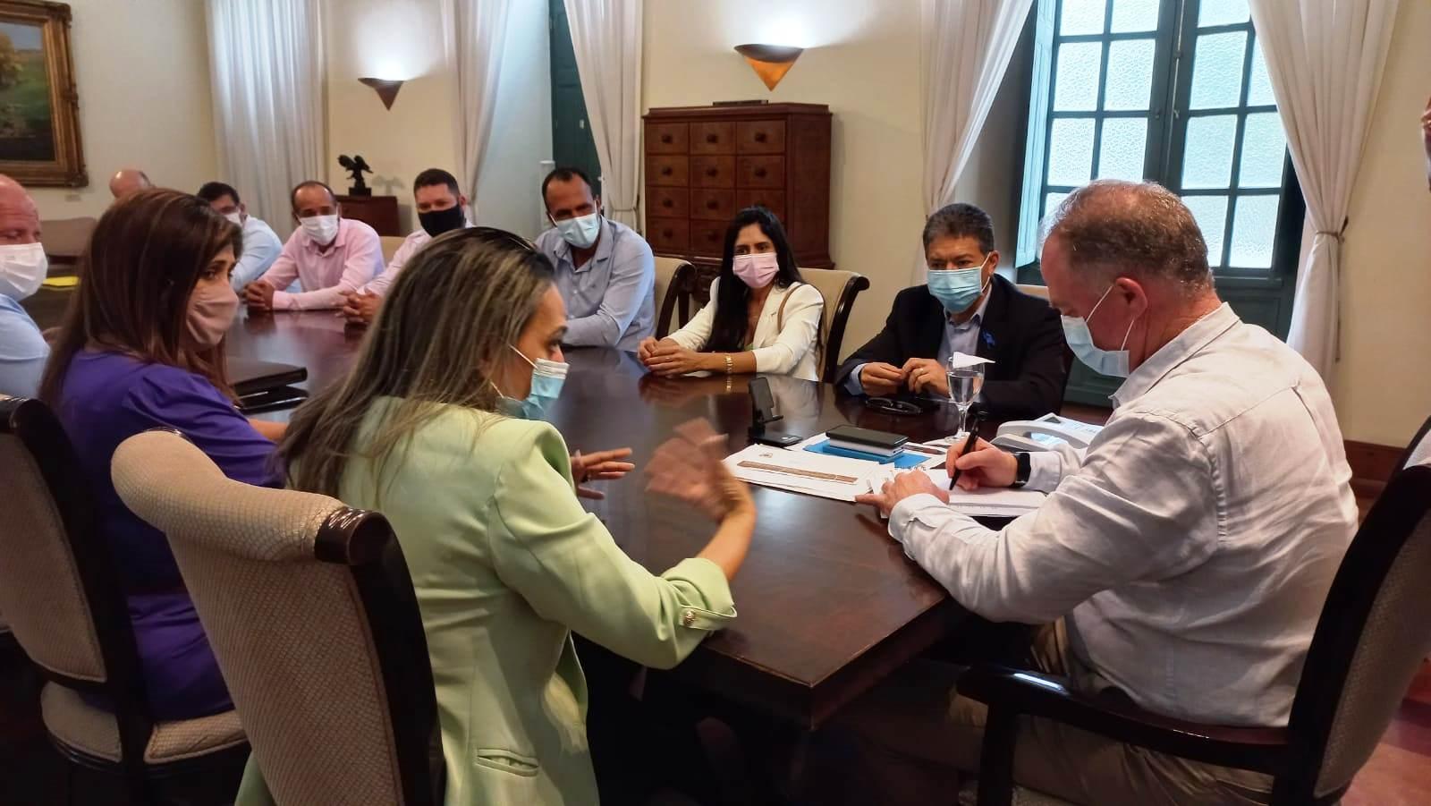 Casagrande discute expansão urbana planejada com comitiva de Boa Esperança e deputados