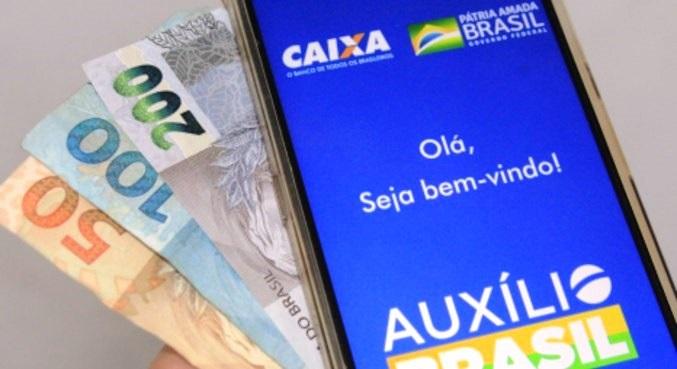 Com a PEC, governo quer usar R$ 51 bi para Auxílio Brasil de R$ 400