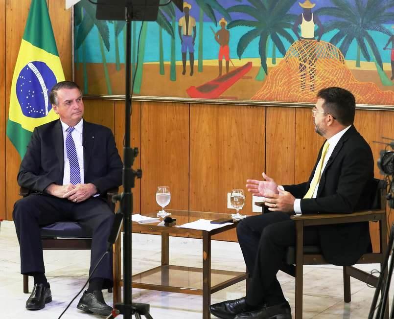 Bolsonaro afirma que quer rever paridade internacional do preço da Petrobras