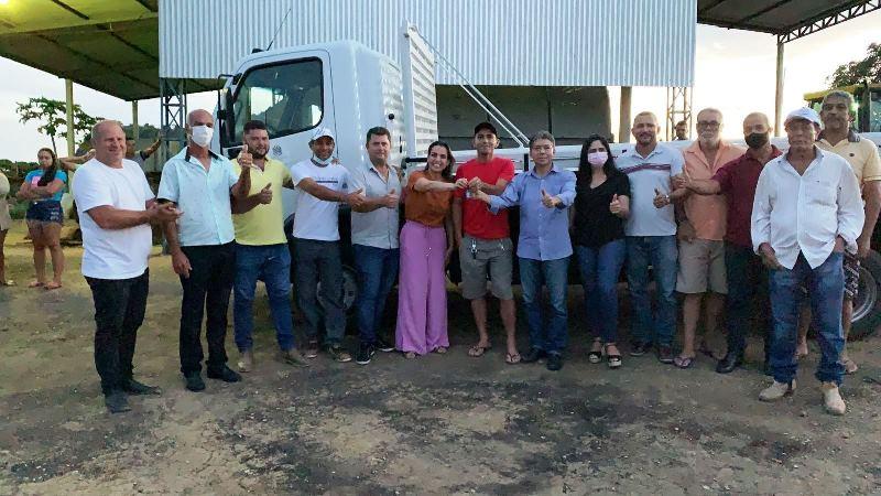 Deputado Freitas entrega equipamentos à comunidades rurais do Norte do ES 