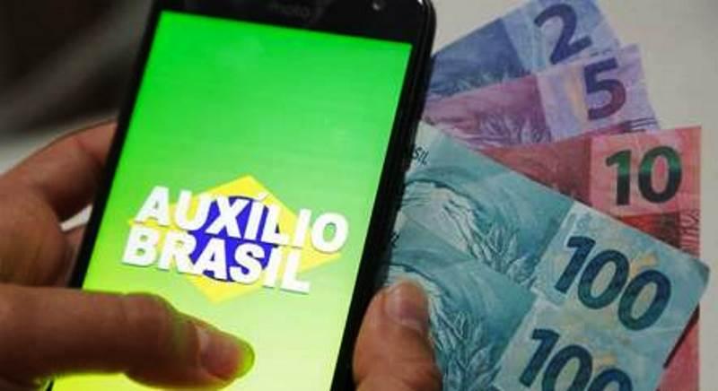 Caixa paga Auxílio Brasil a beneficiários com NIS final 3 nesta terça-feira (14)