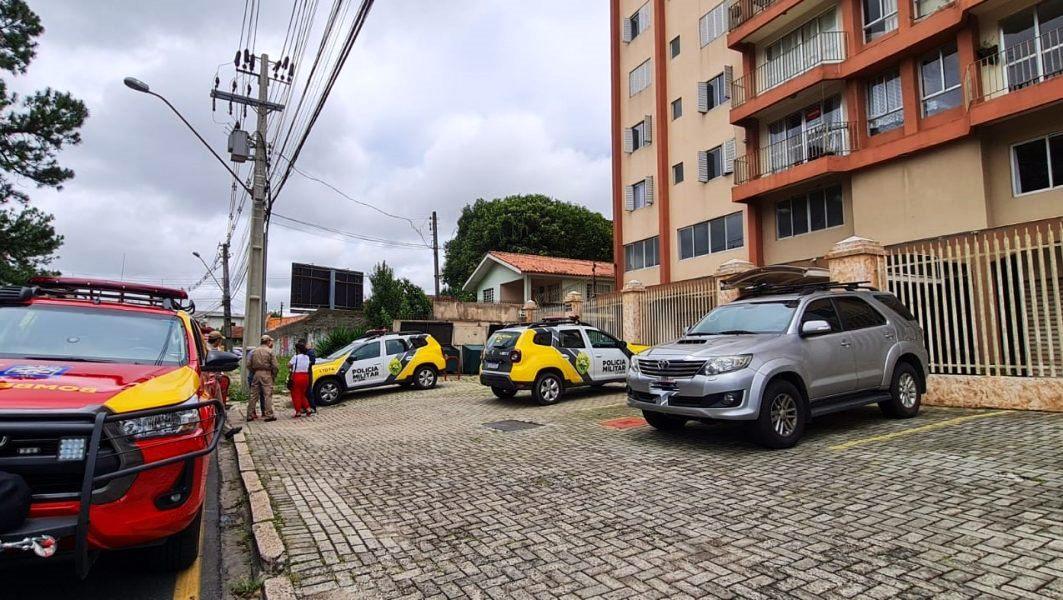 Homem invade apartamento da ex, mata acompanhante da mulher e tira própria vida