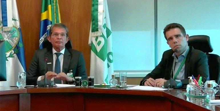 Presidente da Petrobras diz não ser possível segurar preço do petróleo